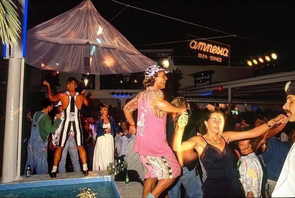 AMNESIA IBIZA: 50 AÑOS DE BAILE